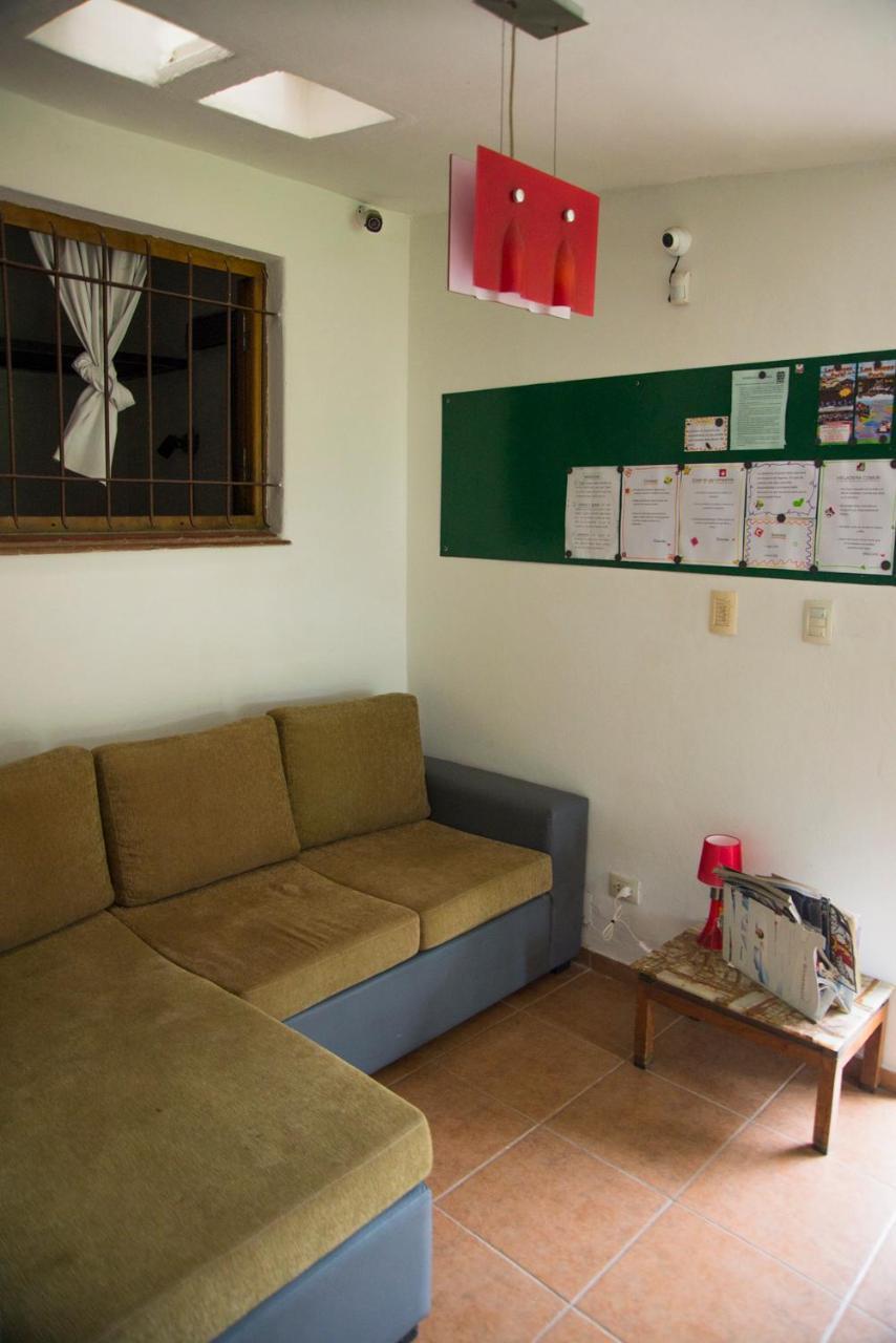 Feliza Hostel Villa Carlos Paz Eksteriør bilde